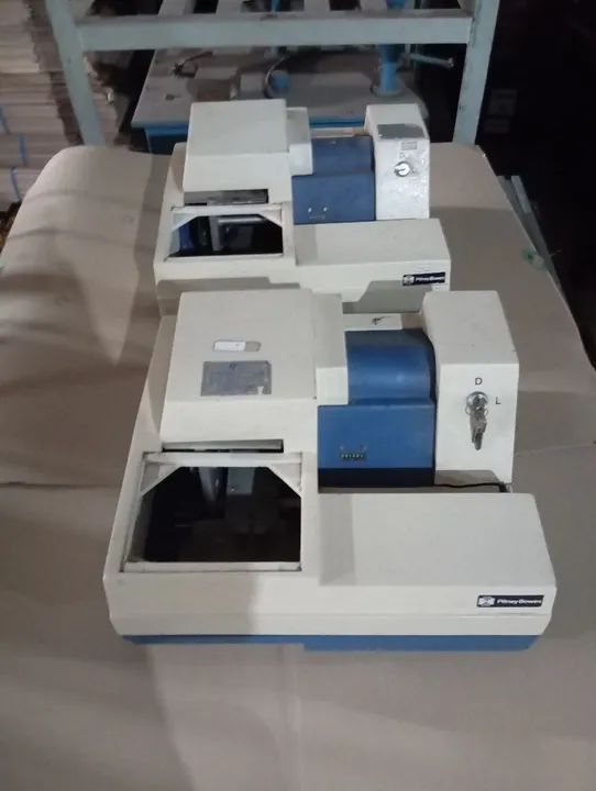 Máquina de assinar documentos Chanceladora pitney bower