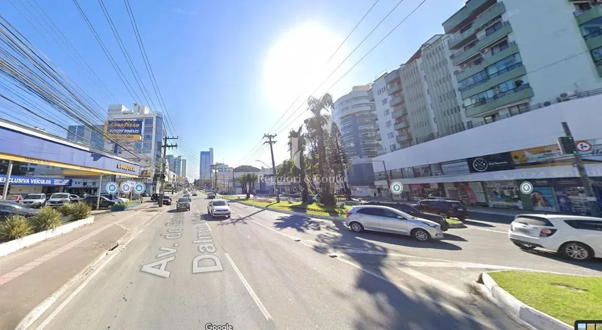 SALA COMERCIAL TERREA COM PÁTIO FUNDOS PARA LOCAÇÃO APRÓX 800M²