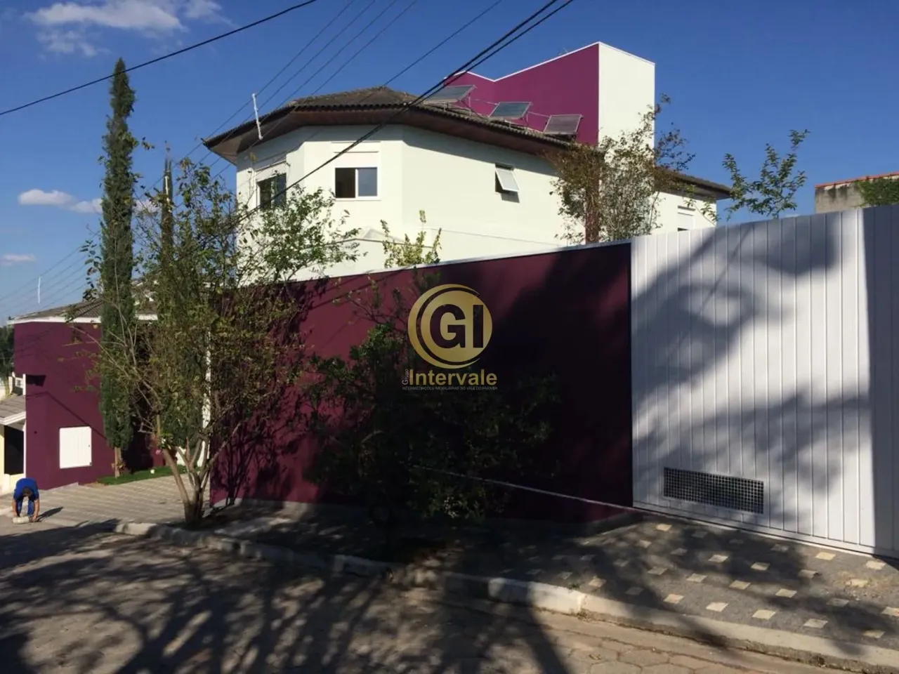 SOBRADO PARA VENDA E LOCAÇÃO NO CONDOMINIO COLEGUINHO 360M², PISCINA 3 DORMITORIOS 1 SUITE