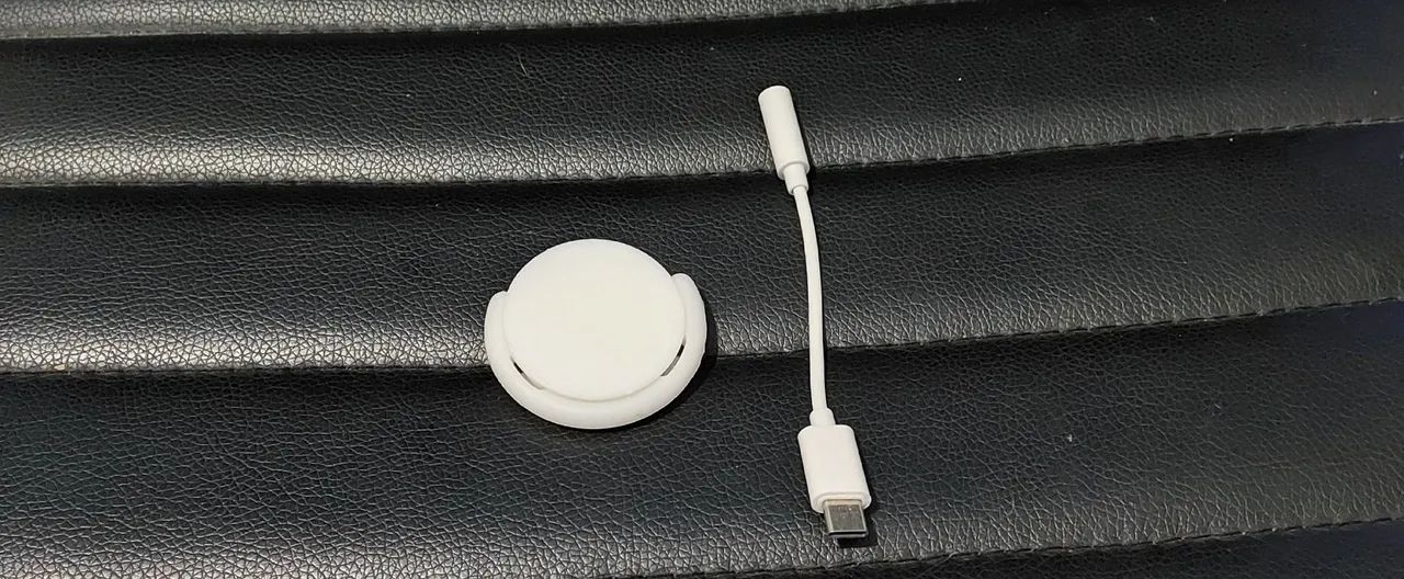 Kit com Pop Soft Branco + Adptador com Entrada USB C Branco para Entrada P2