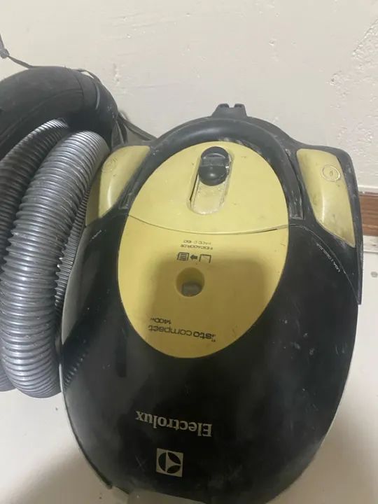 Aspirador Electrolux 1400w com defeito - Foto 2