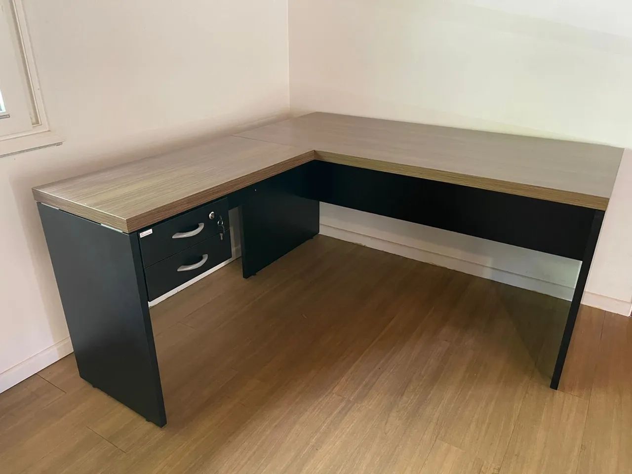 Mesa em L para Escritório com Cadeira Executiva - Foto 2