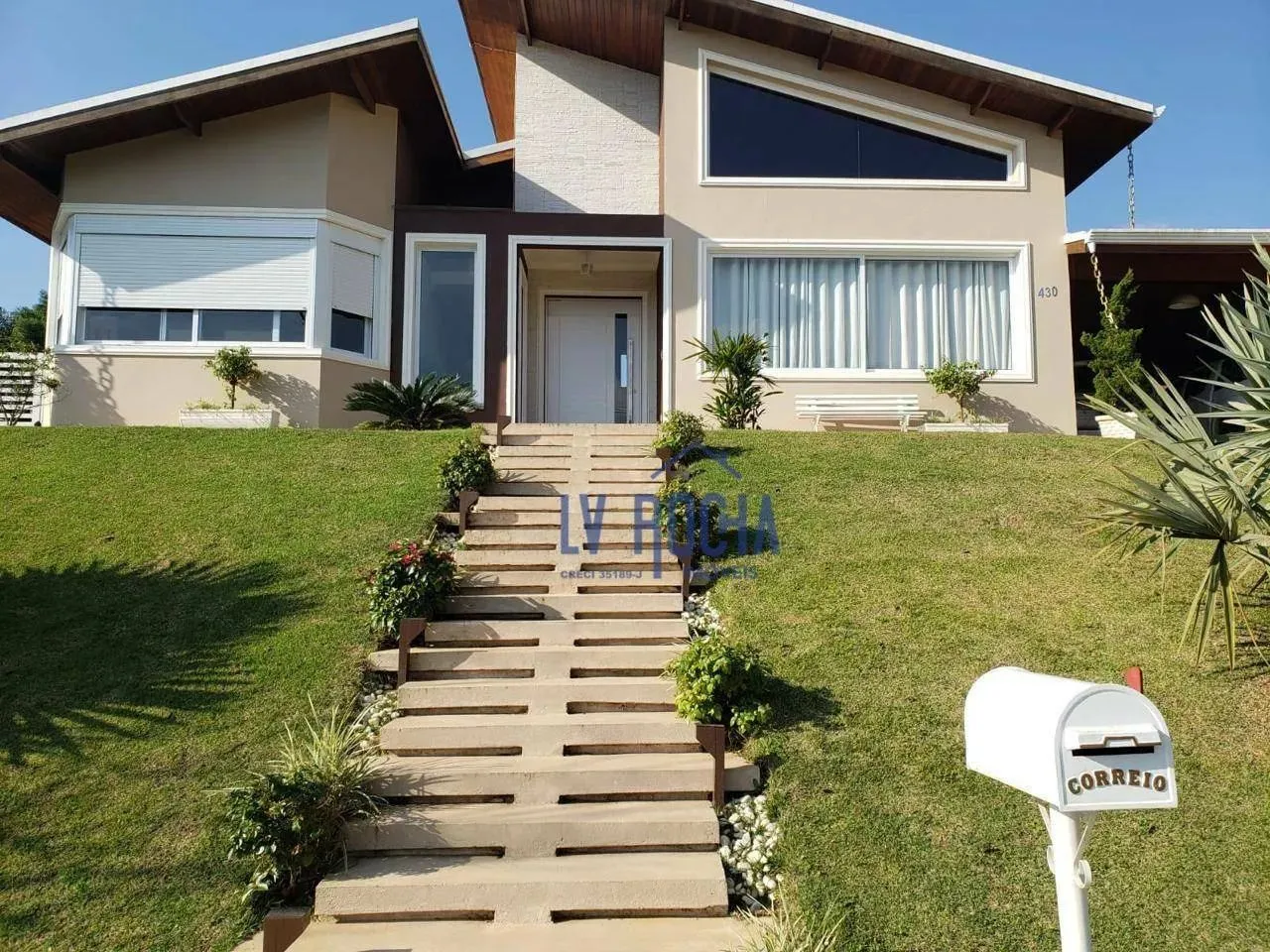 Casa à venda, 477 m² por R$ 2.490.000,00 - Loteamento Chacaras Embu-Guacu - Embu-Guaçu/SP