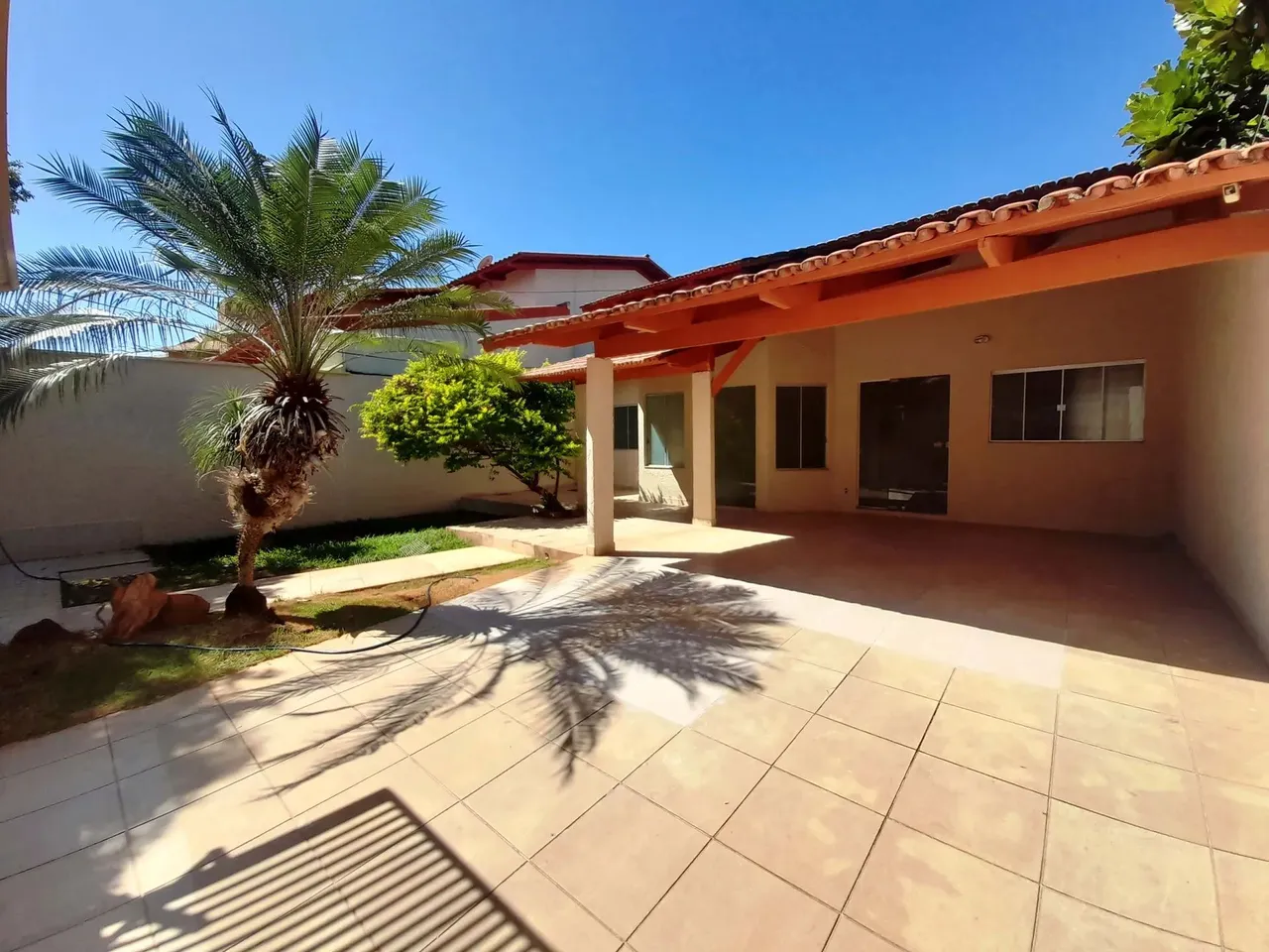 Casa para venda no Setor Jaó, 201 m2 com 4 quartos, sendo 2 suítes, R$ 850.000,00