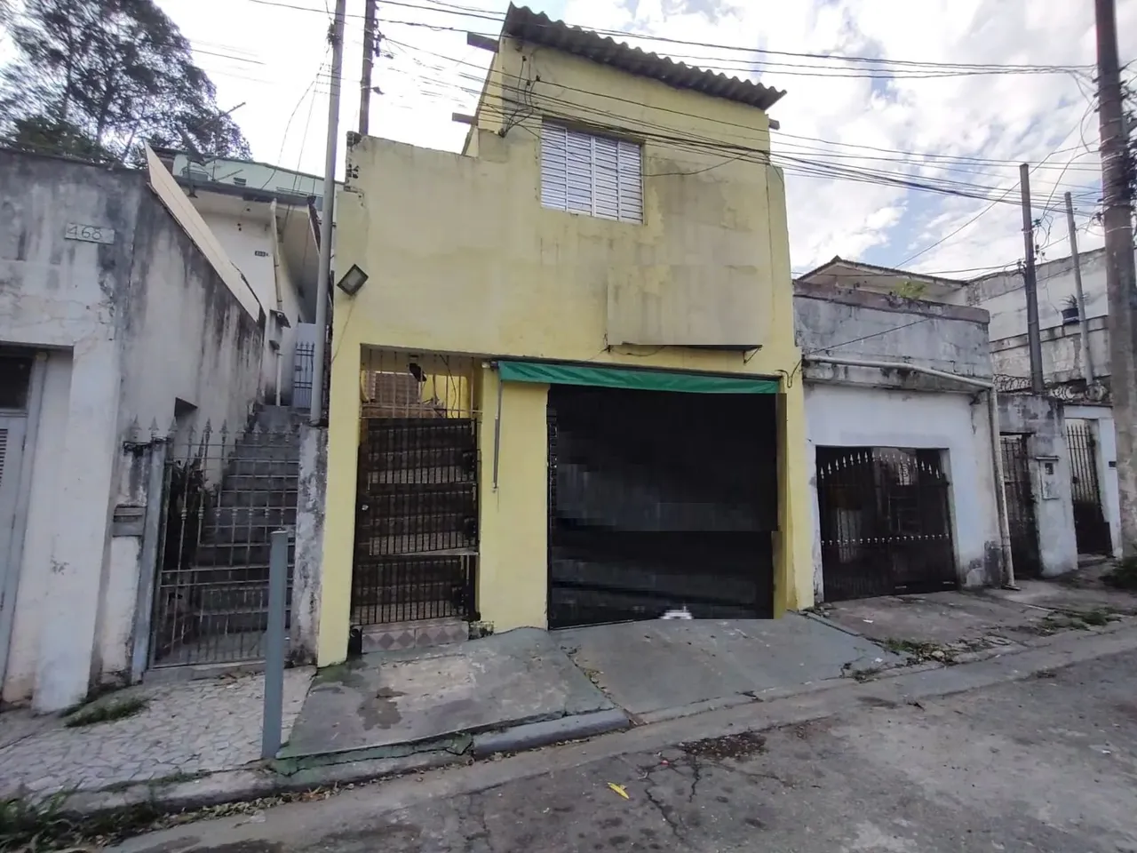 Casa em Jardim Rosa Maria com 4 kitnets e 1 salão comercial - São Paulo