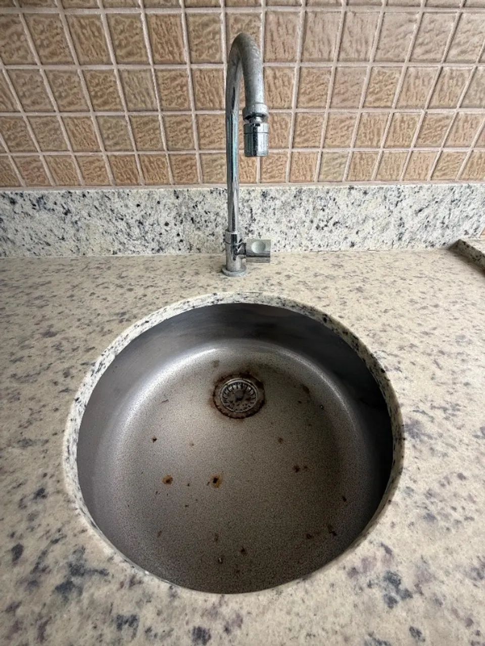 Pia completa com Cuba em Aço Inox - 1,95m x 0,60m Granito Branco Dallas - Area Gourmet  - Foto 5
