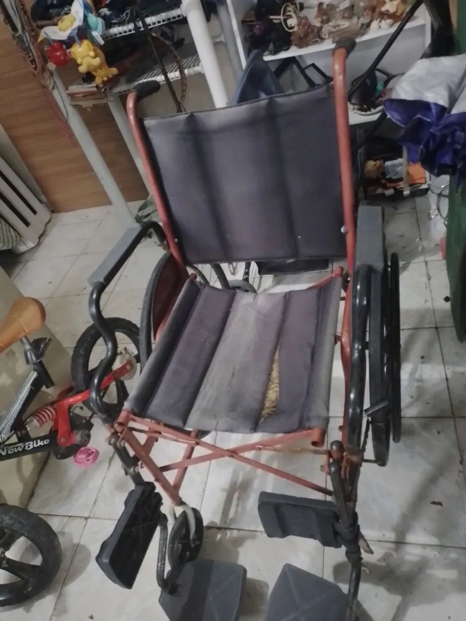 Cadeira usada ,dar pra usar  tranquilamente  - Foto 2