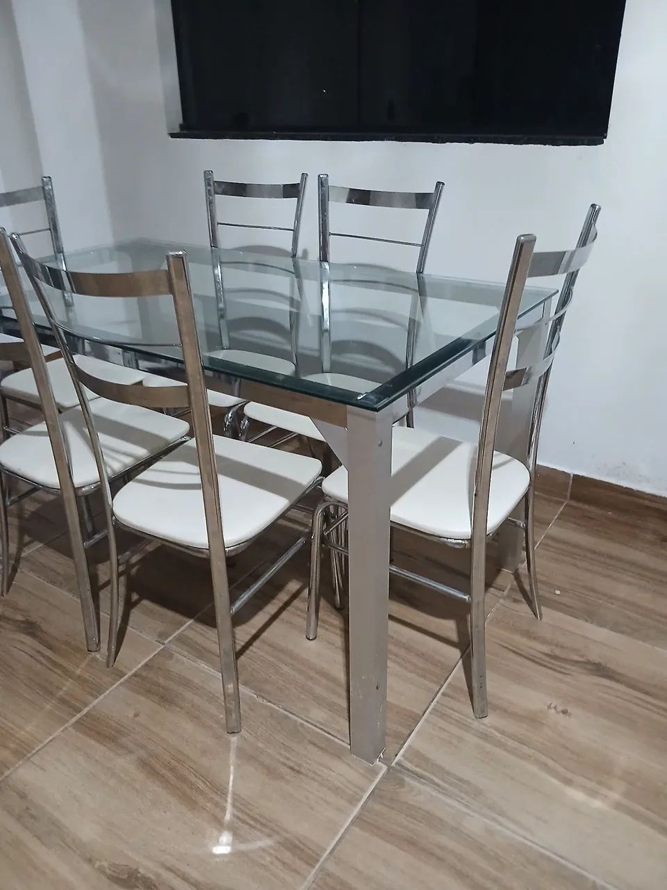 Mesa de Jantar em Vidro Temperado com Base em Aço Inox - Foto 3
