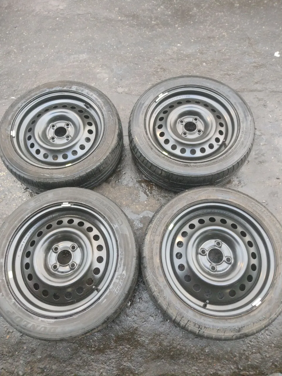 Vendo jogo de roda aro 16 com os pneus furaçao 4 x 100