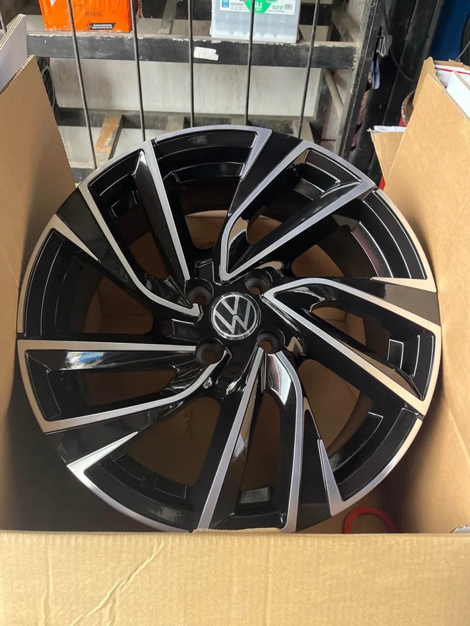 Rodas de liga leve Polo Track aro 17.