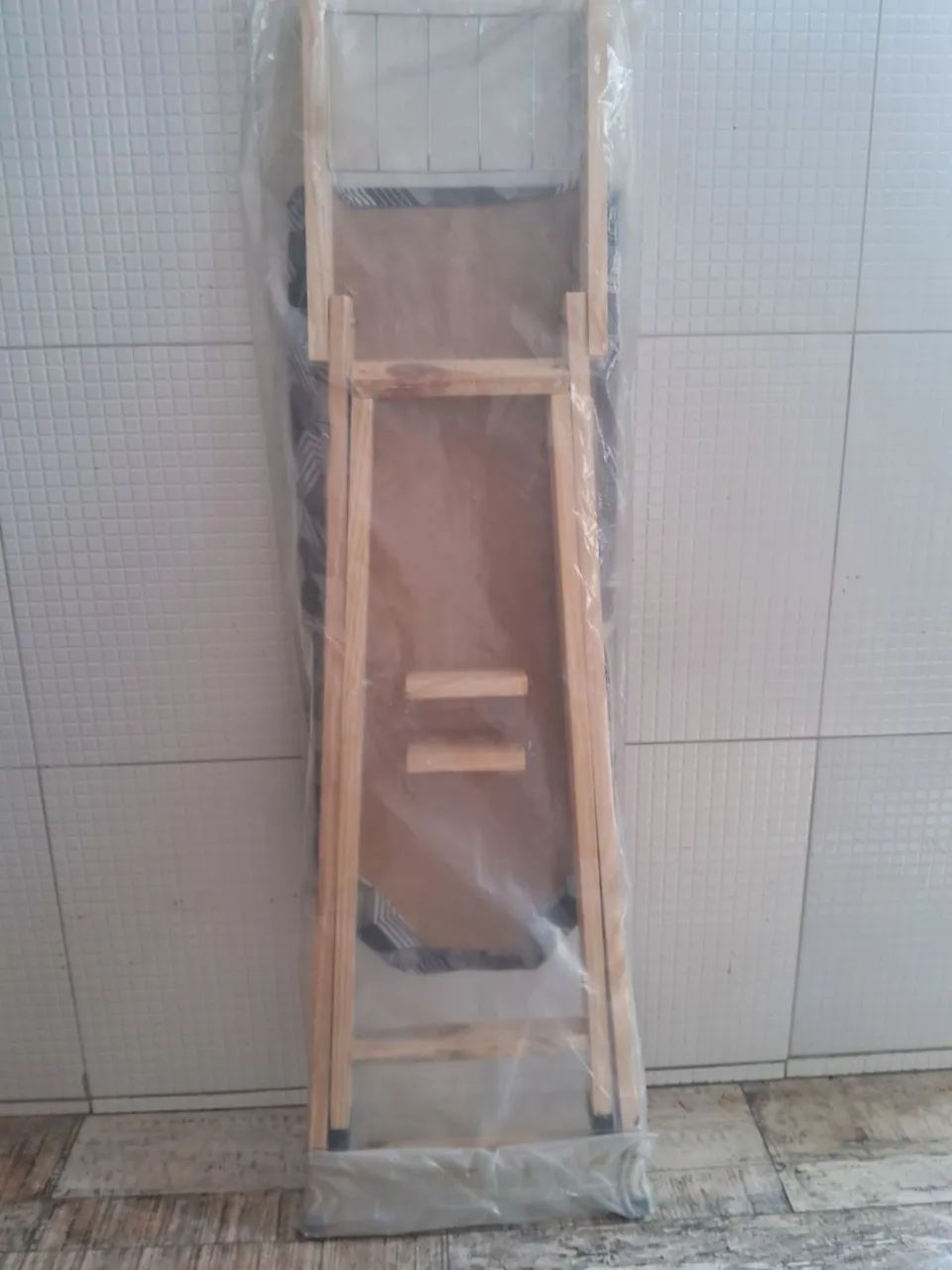 TÁBUA DE PASSAR ROUPA DE MADEIRA - Foto 2