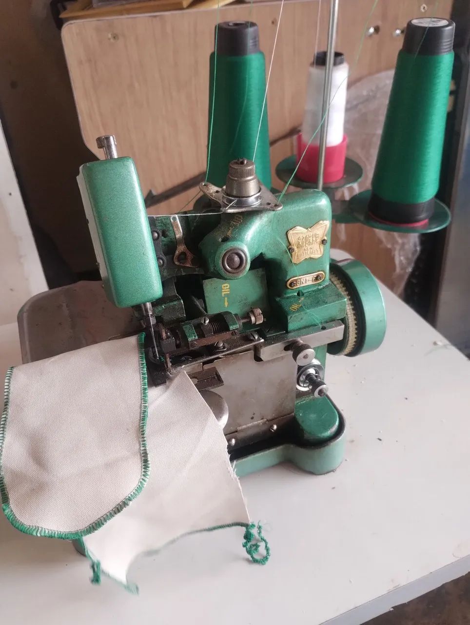 Máquina de Overlock Industrial - Foto 4