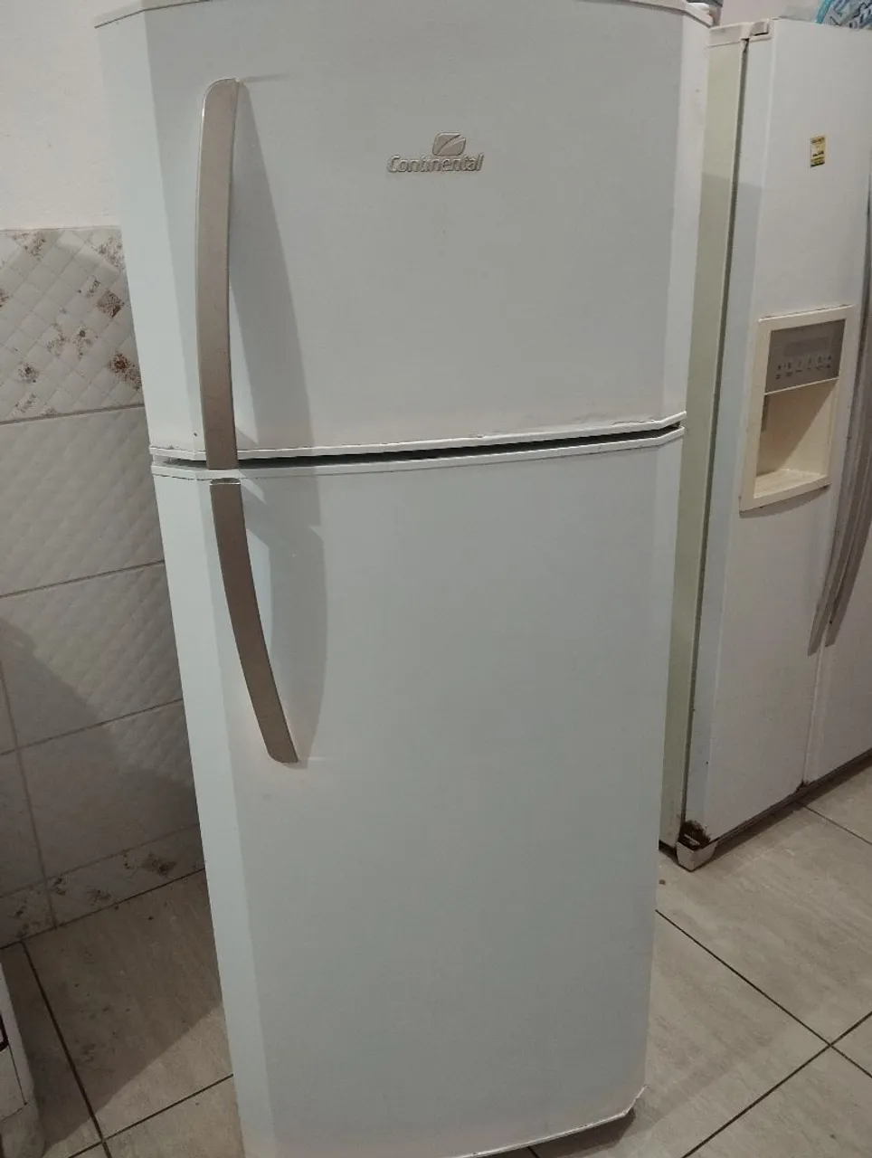 Vendo geladeira continental