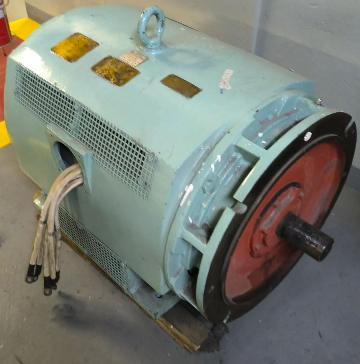 Motor 400 HP 380/660 Volts 3.500 RPM