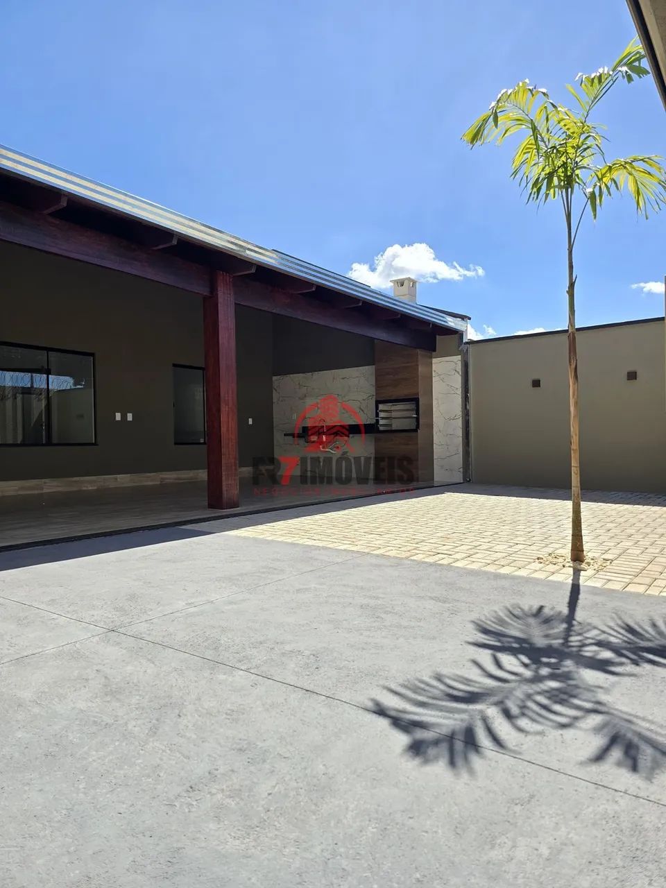 Linda casa! 3 Quartos sendo 1 Suíte - Área Gourmet ampla e com Churrasqueira - Res. Brisas - Foto 3