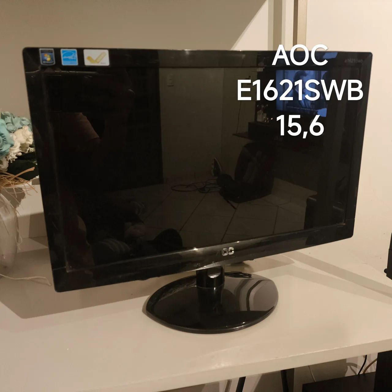 AOC E1621SWB 15.6-inch Monitor64166992900738121