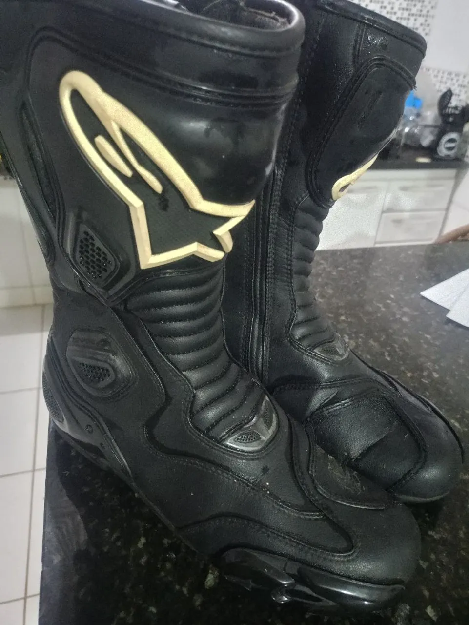 Bota Alpinestars de motociclista