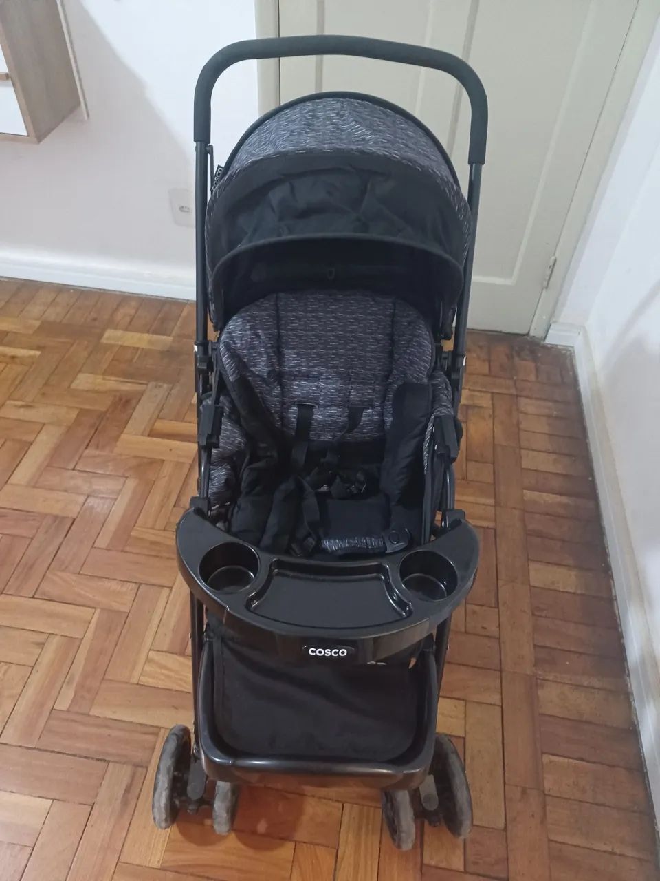 Carrinho de Bebê marca COSCO excelente estado 