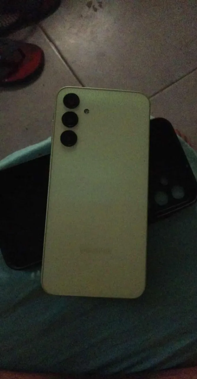 Vendo a 25 258 giga 8 de RAM celular tá zero
