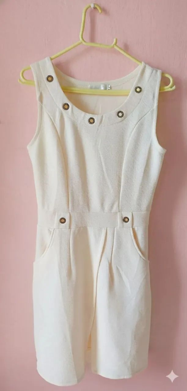 Vestido de tubinho modelo reto 