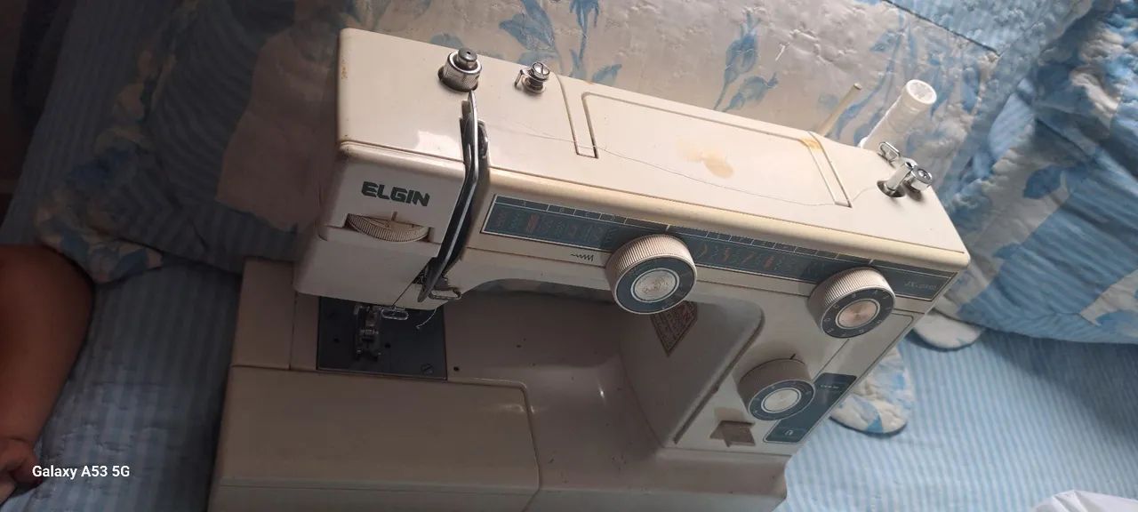 Máquina de Costura Elgin - Usada - Foto 3