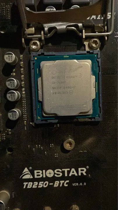 Placa mãe com Processador Intel Core i3 13-7100T, 3.40GHz, Socket 1700