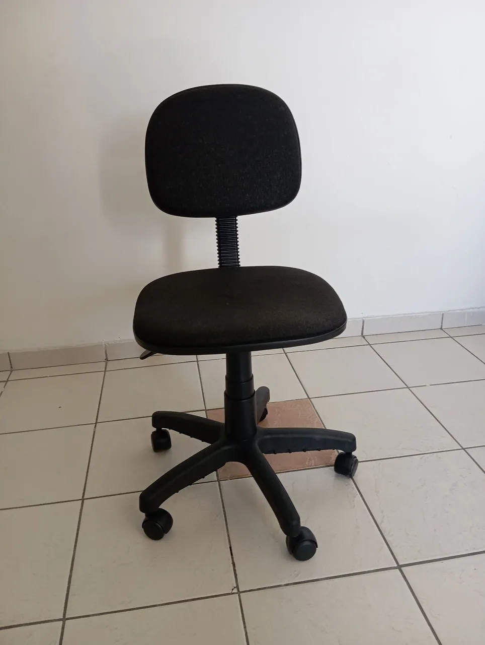 Cadeira de Escritório Giratória Preta