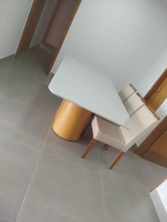 Mesa de Jantar em Madeira com 8 Cadeiras pronta entrega  - Foto 3