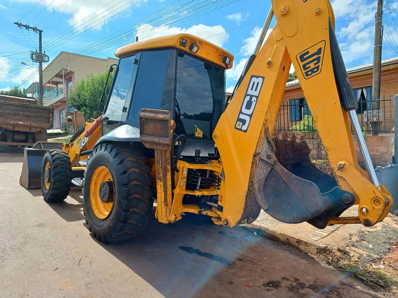 Vendo retro escavadeira JCB  3C PLUS 2016