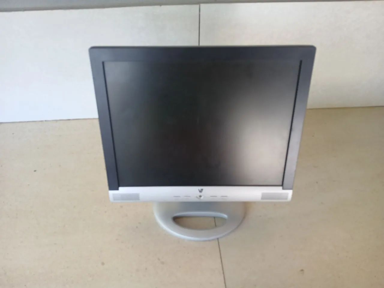 Monitor v7 17 polegadas  - Foto 2