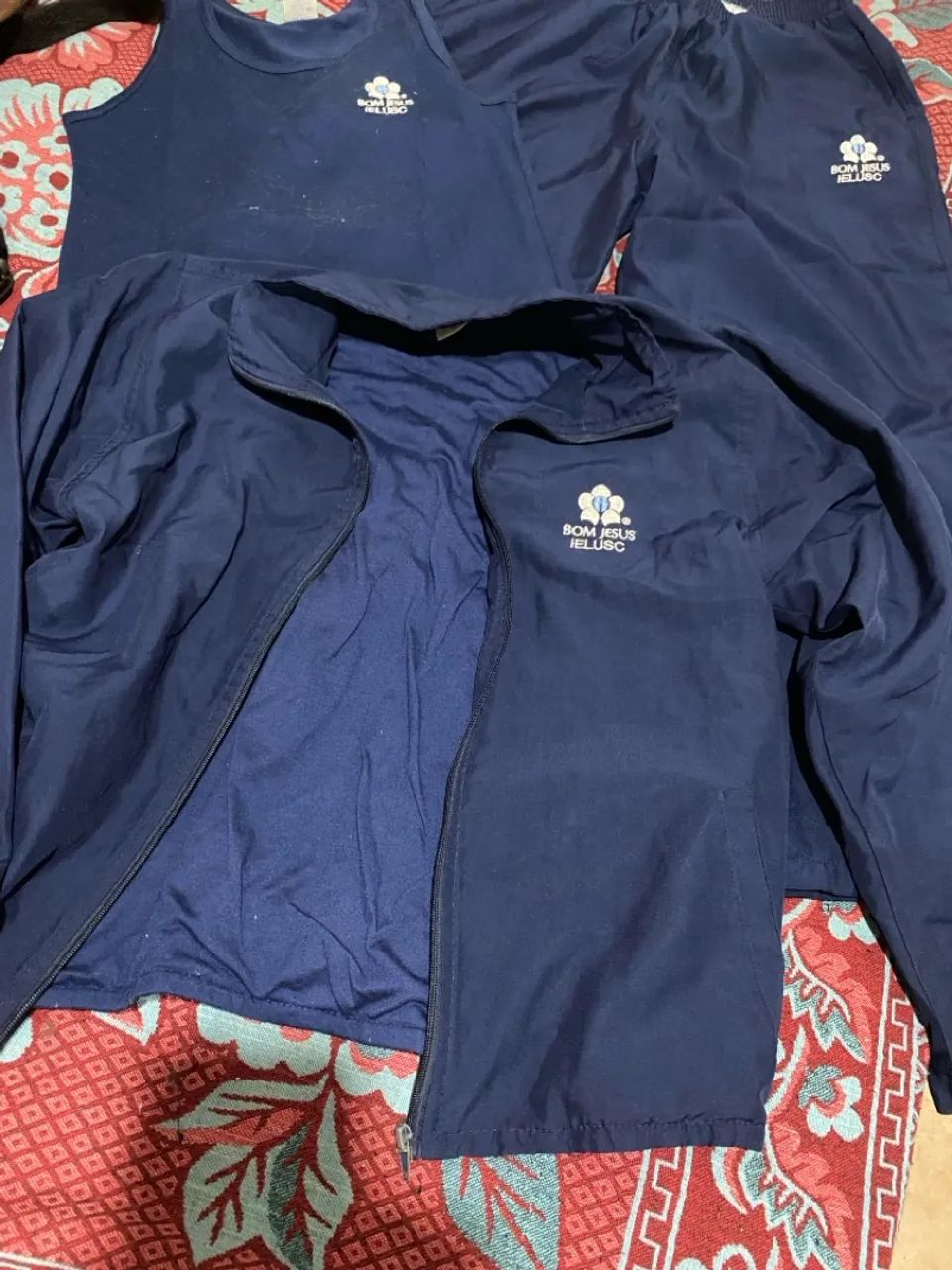 Vendo uniformes colégio bom Jesus      - Foto 2