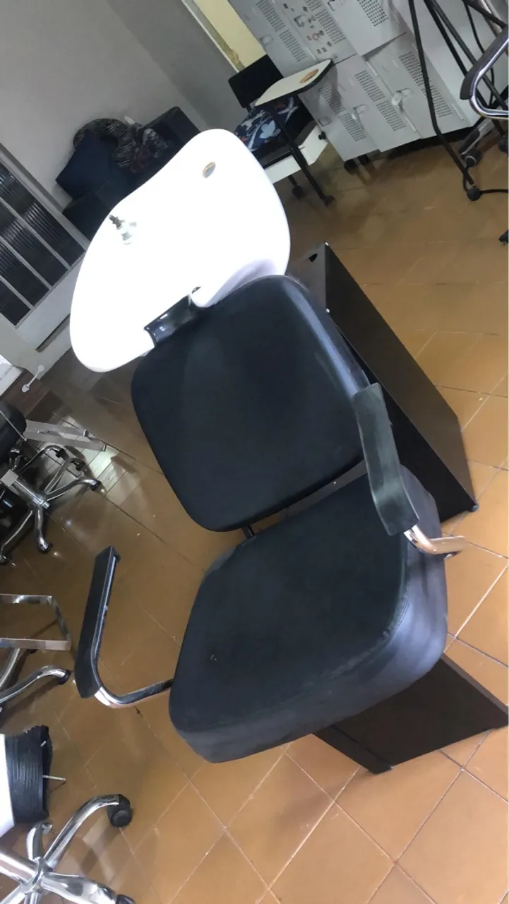 Poltrona e lavatorio para salão de beleza e barbearia