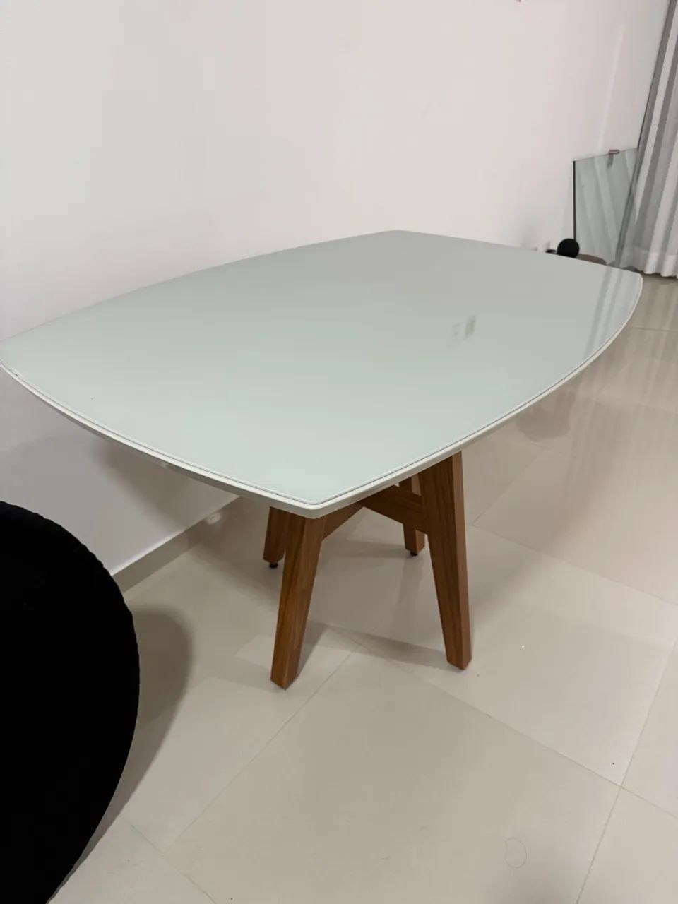 Mesa de jantar - Base Madeira macica - Foto 4