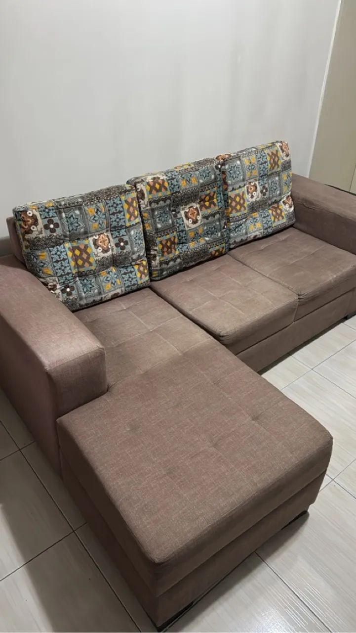 SOFÁ COM CHESE