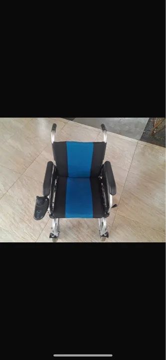 Cadeira de rodas motorizada - Foto 2