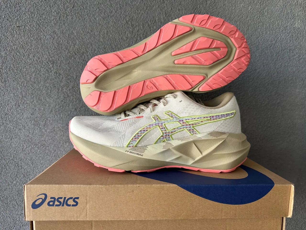 Asics Novablast 5