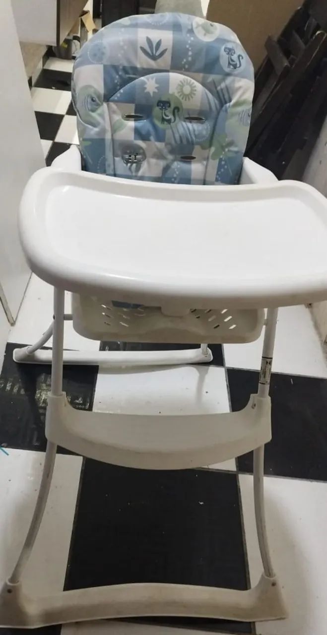 Cadeira de alimentação infantil 