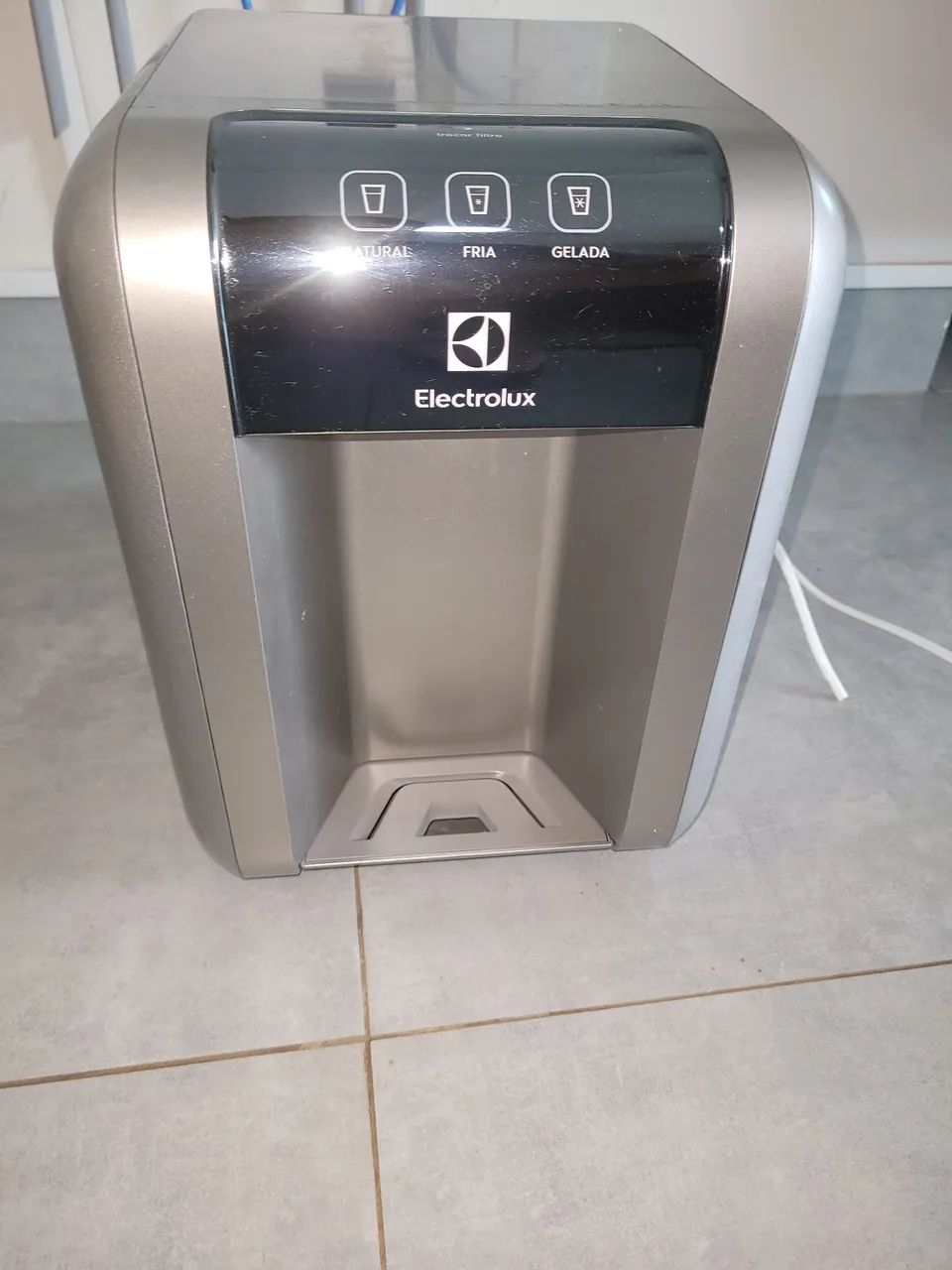 Bebedouro de água Electrolux - Com defeito