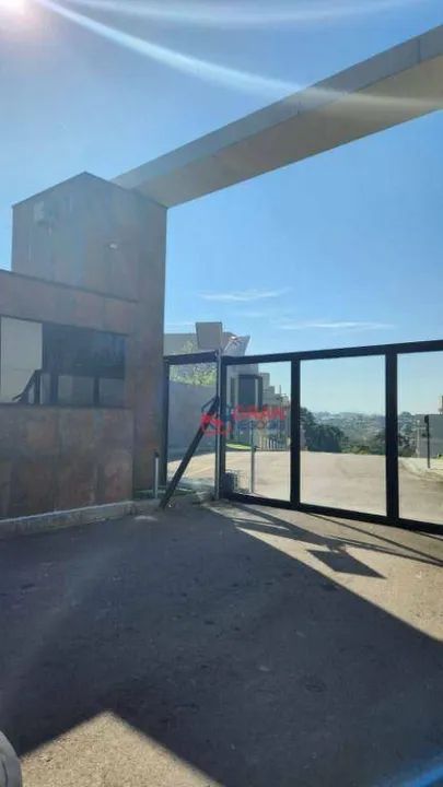Sobrado à venda no Santa Candida