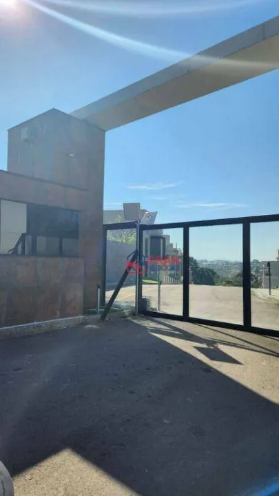 Sobrado à venda no Santa Candida