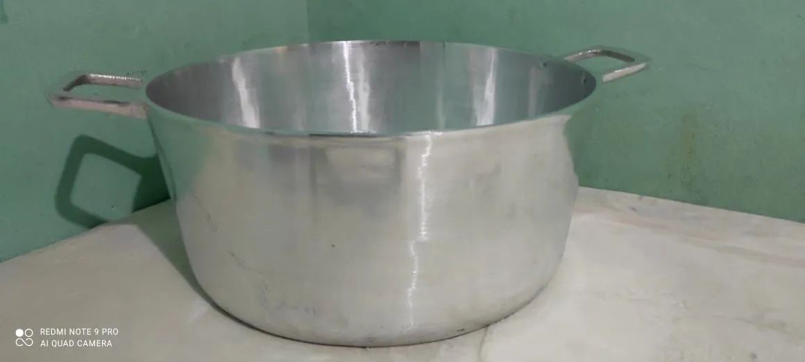 Panela de Alumínio Grande