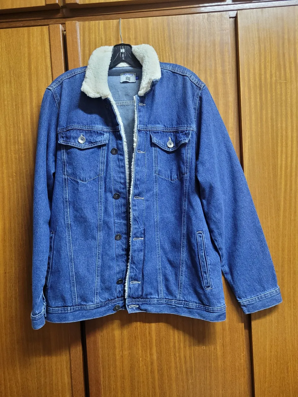 Jaqueta Jeans com Gola de Lã - Conforto e Estilo