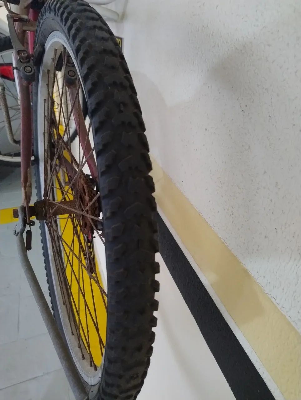 Bicicleta aro 26 de 21 marchas usada - Foto 4
