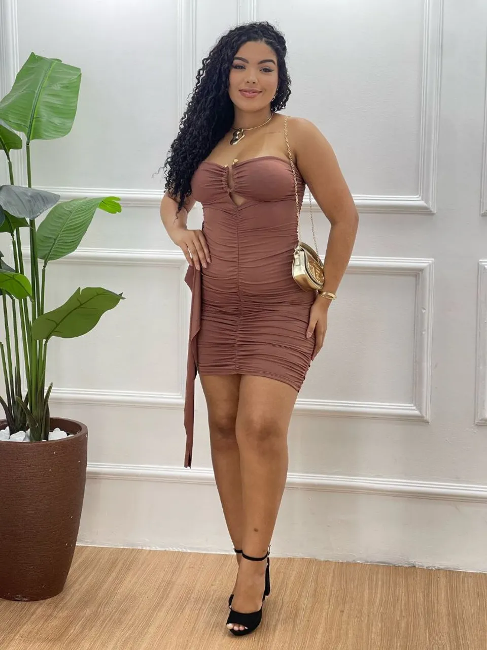 Vestido Tubinho Drapeado Marrom - Elegância e Charme!