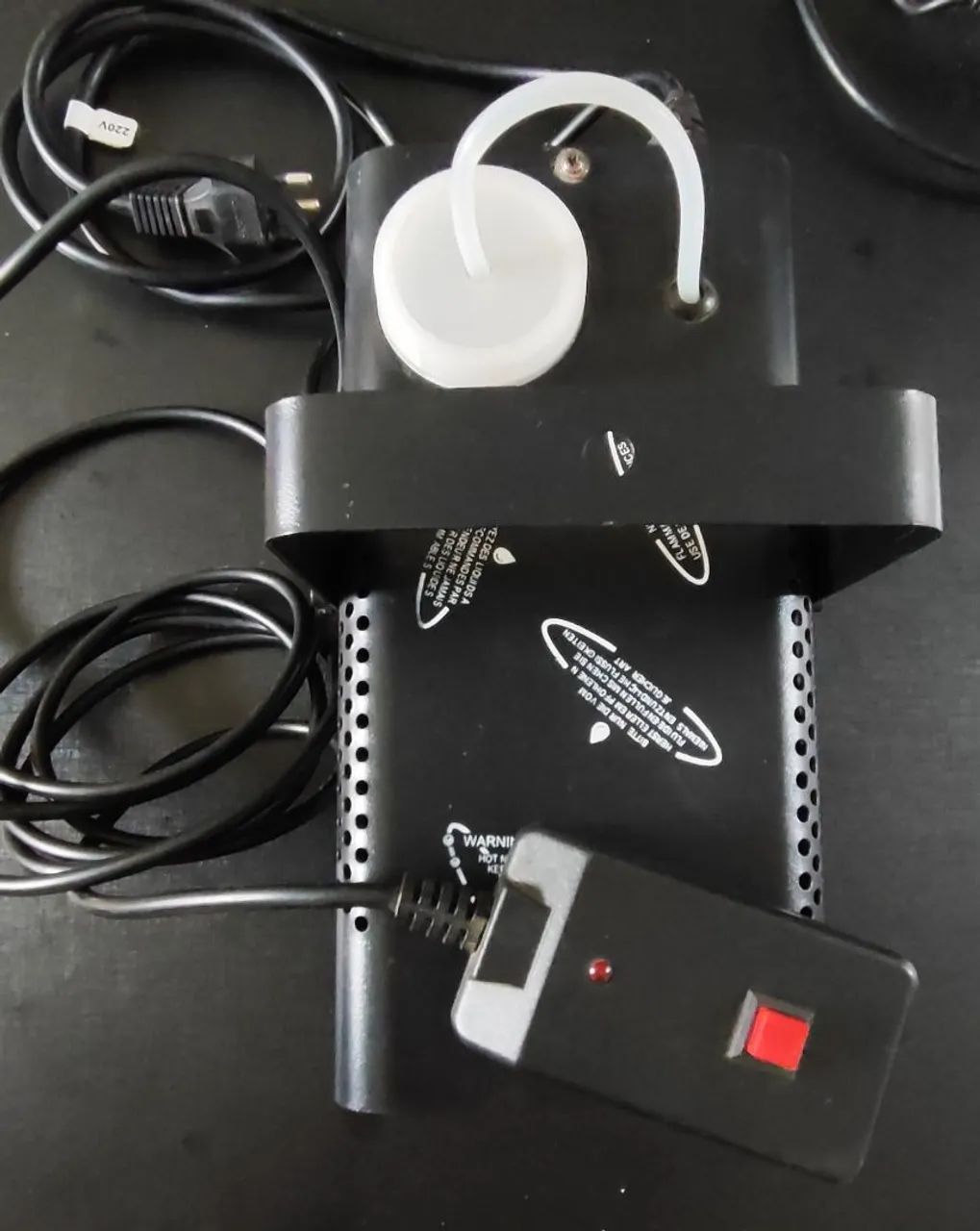 Máquina de fumaça 700W seminova - Foto 2