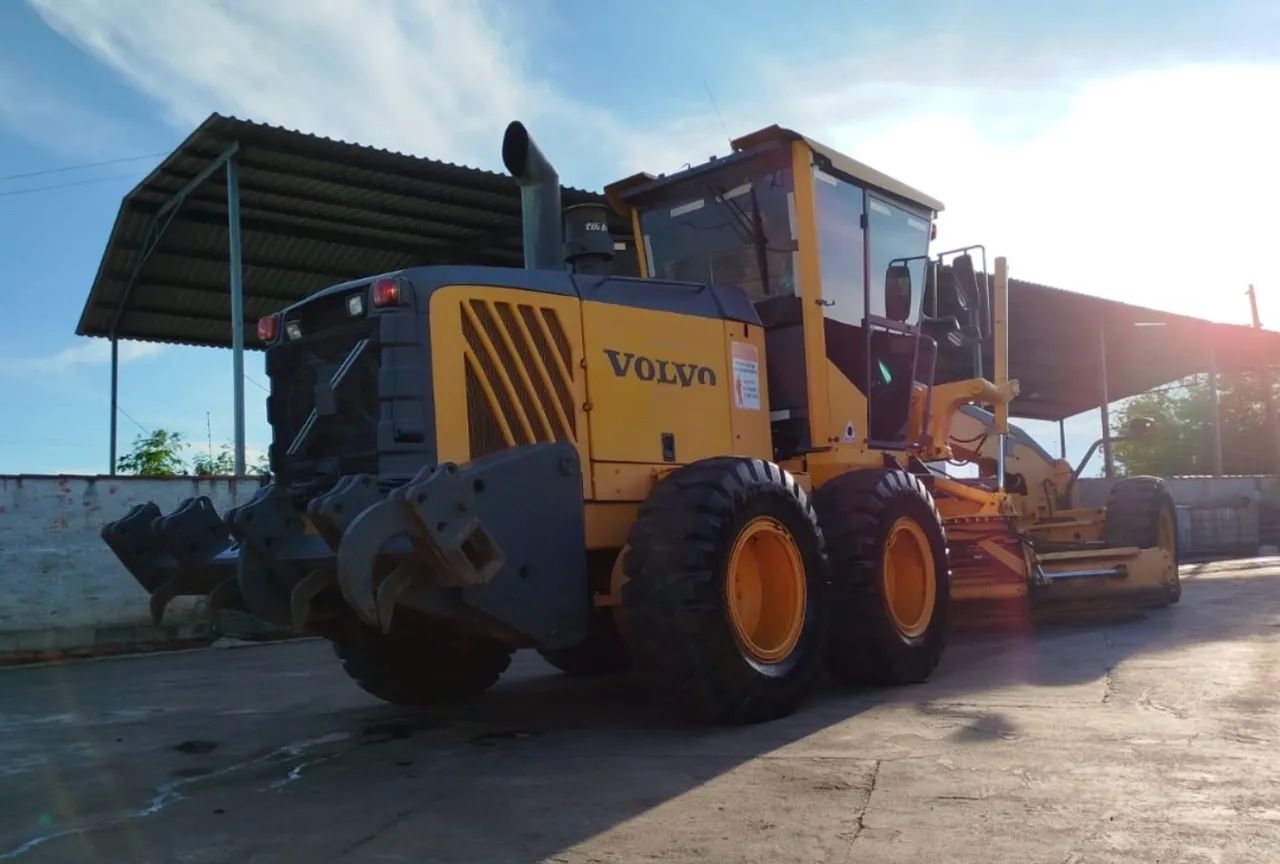 Motoniveladora Volvo G940 ano 2010 com 9300 horas, ar condicionado, em MG - Foto 5