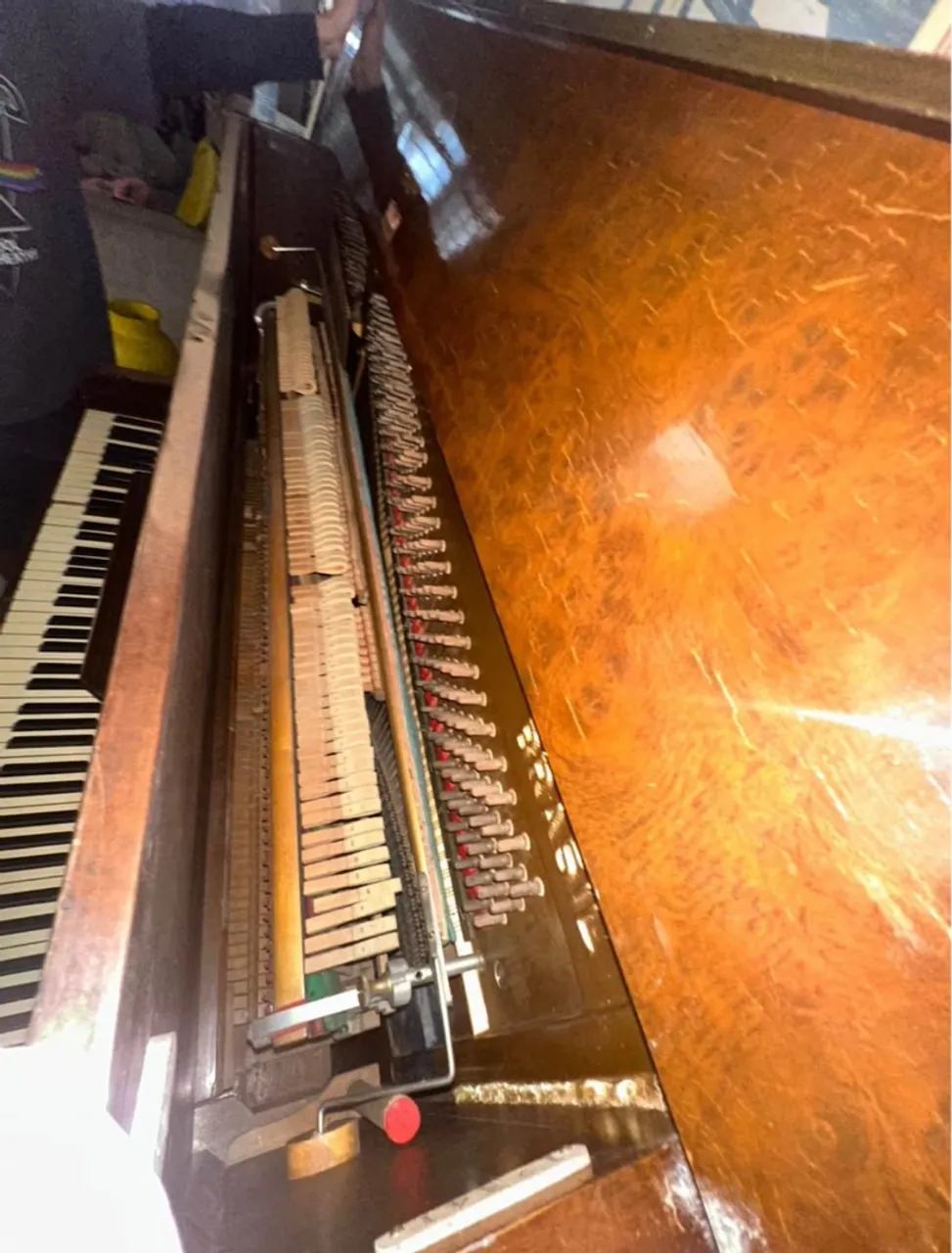 Piano Antigo - Instrumento Musical
