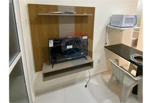ALUGO - Edícula tipo studio térrea com 01 quarto, sala, bwc e cozinha, área serviço.