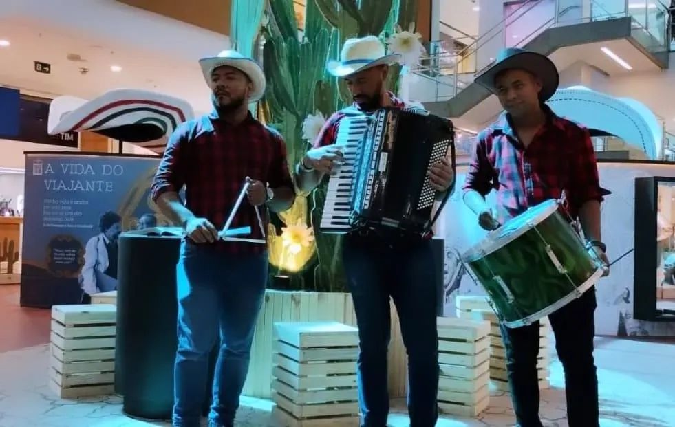FORRO PE DE SERRA ( TRIO NO CEGO) - Foto 2