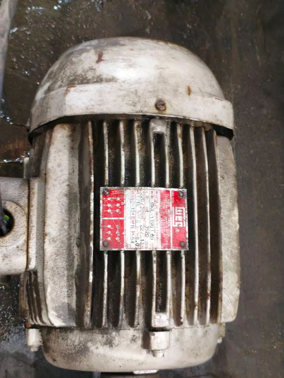 Motor  trifásico Weg 8cv 3520rpm - Foto 2